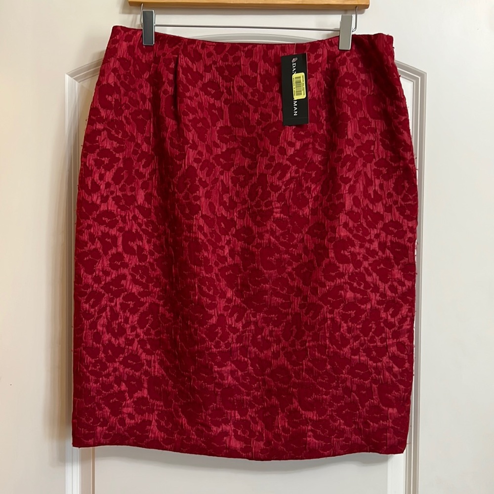 Dana Buchman Pencil Skirt
